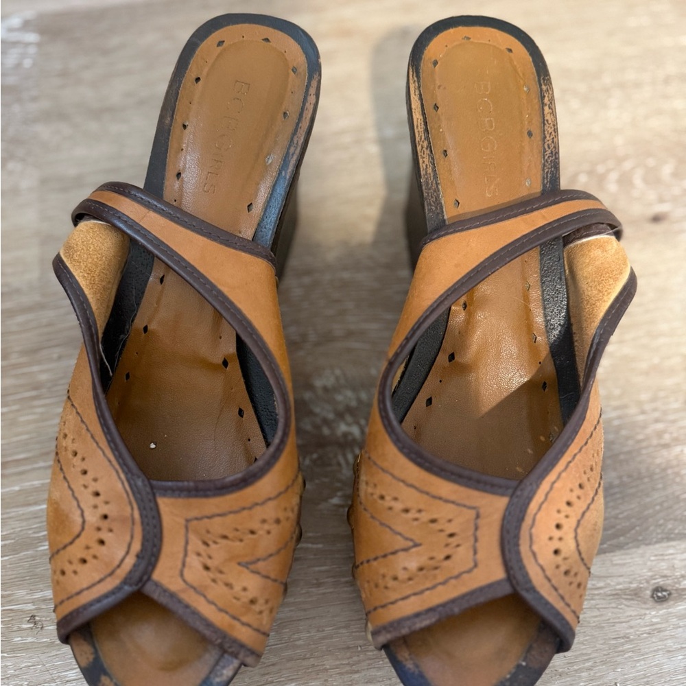 Vintage Y2K BCBGirls Tan Leather Mules size 7